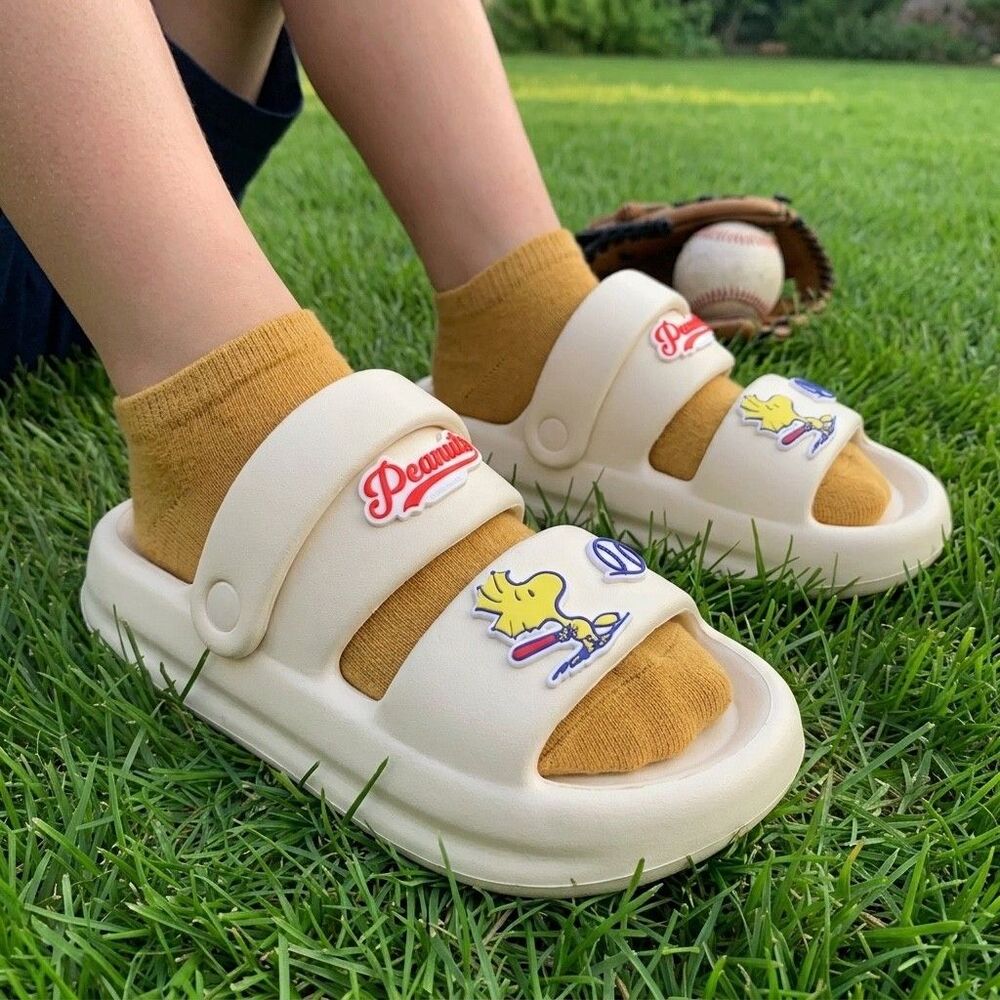 MINISO® Peanuts WOODSTOCK Baseball Puffy Cloud Sandals Big Kid 5.5Y BEIGE UNISEX